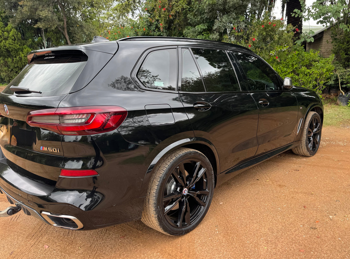 BMW X5 M50i