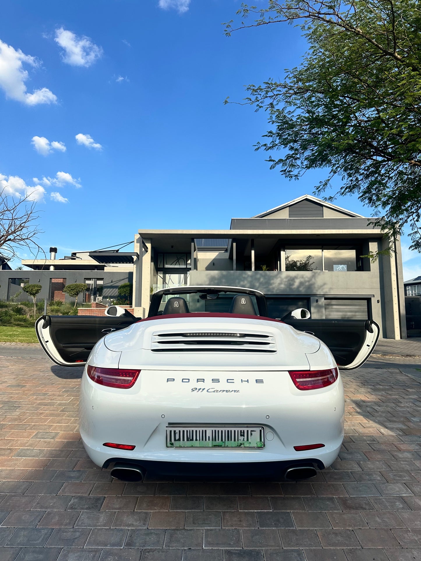 Porsche 911 Carrera
