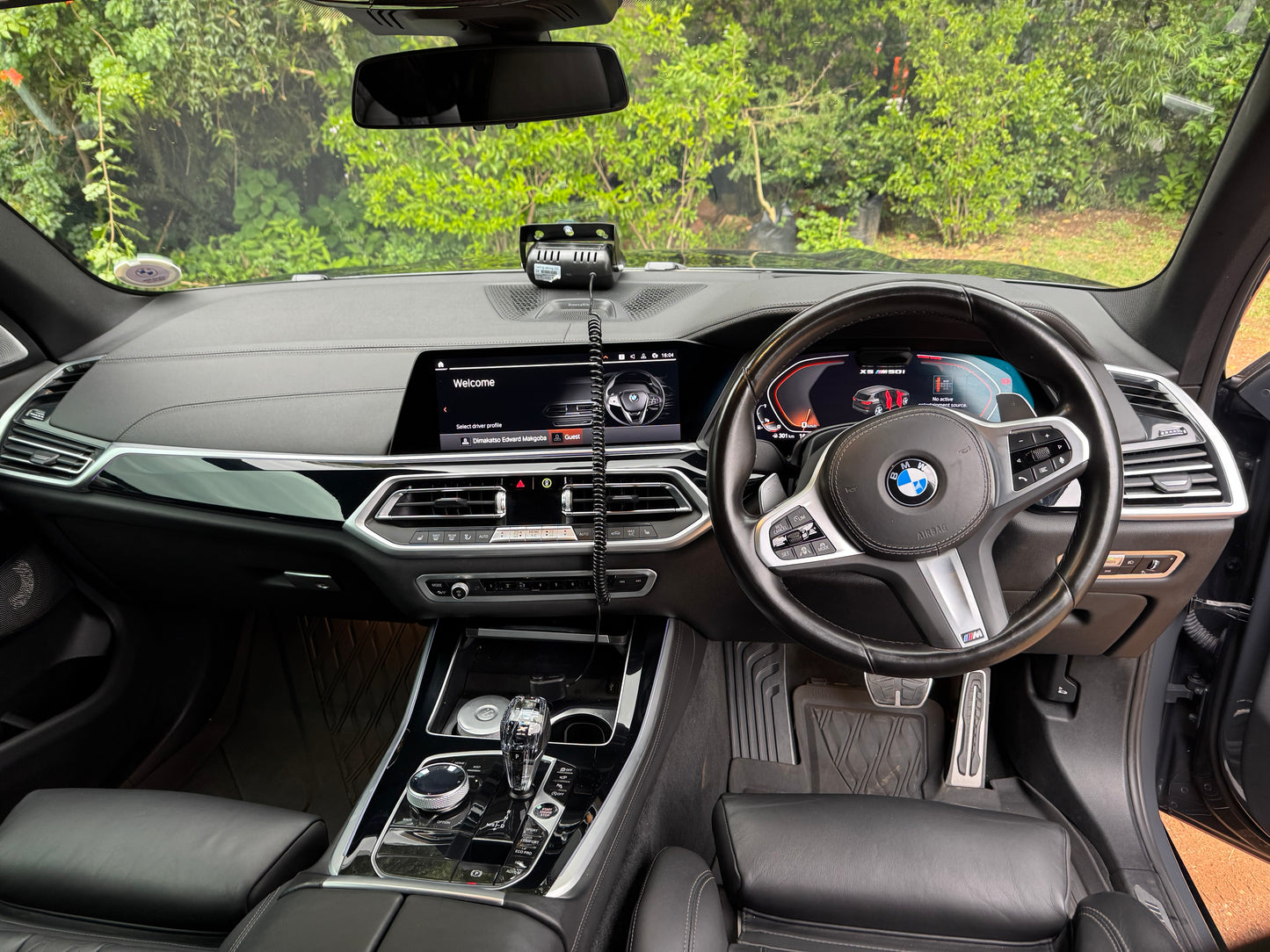 BMW X5 M50i