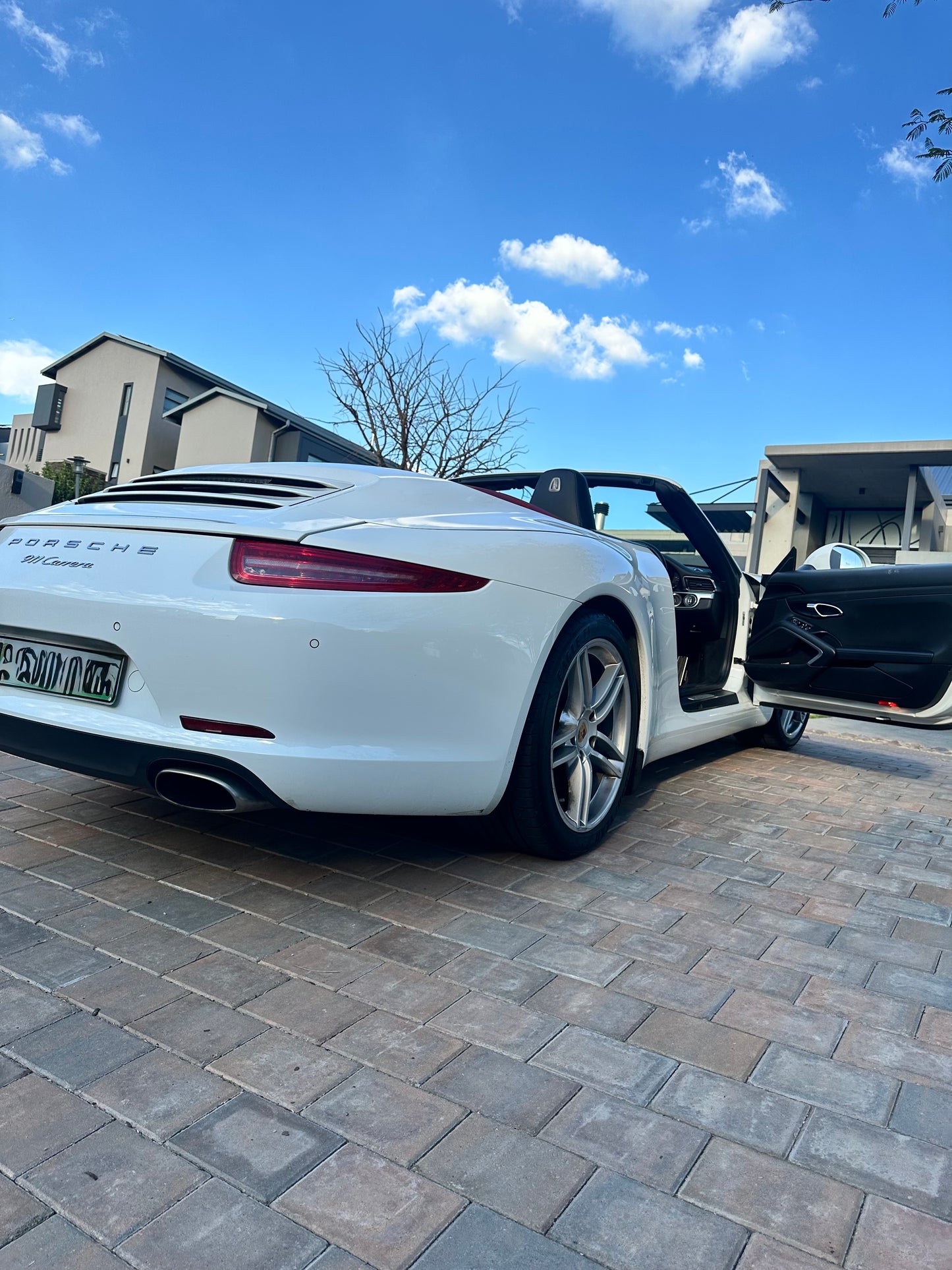 Porsche 911 Carrera